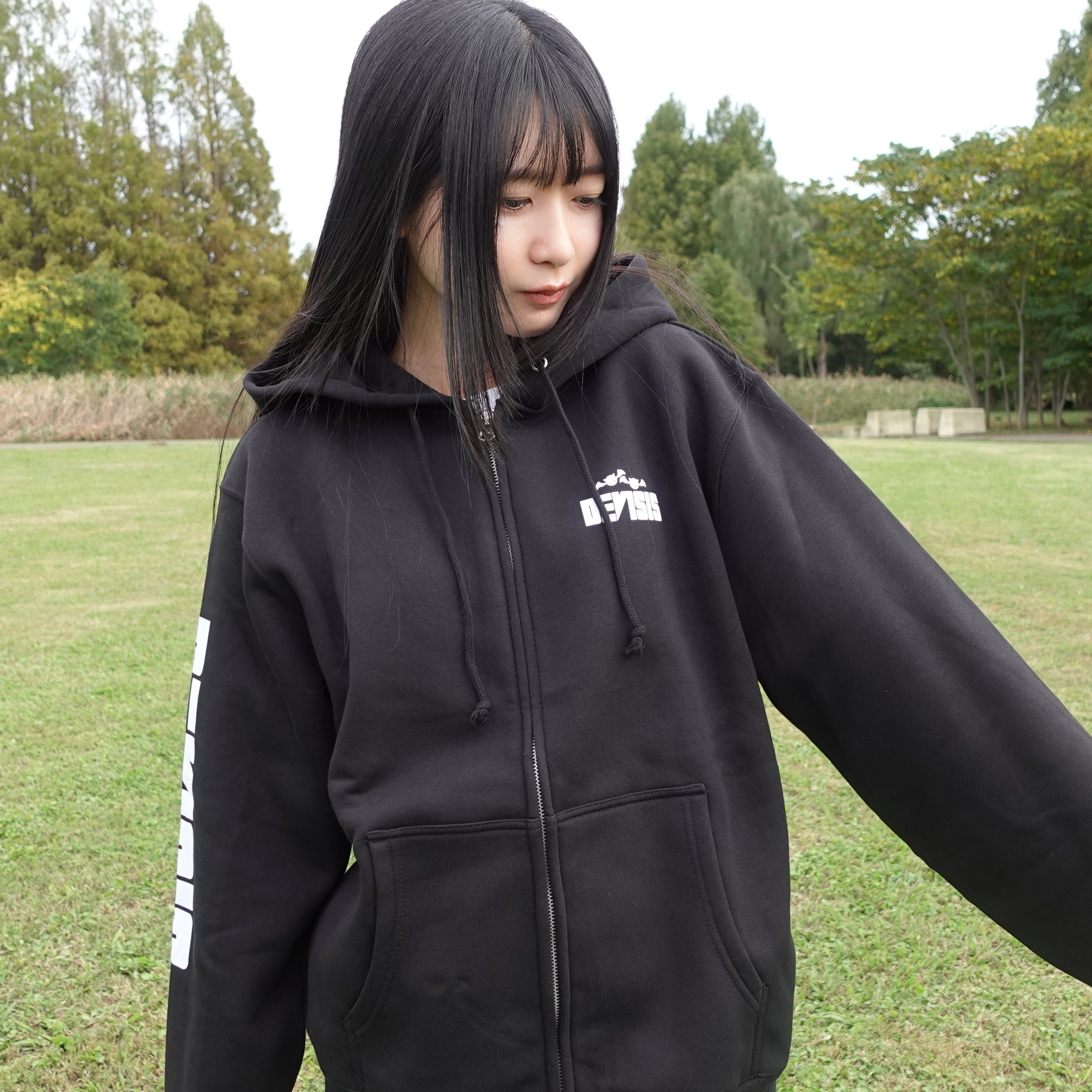 【限定100枚】DEVIONE パーカー（黒/白）