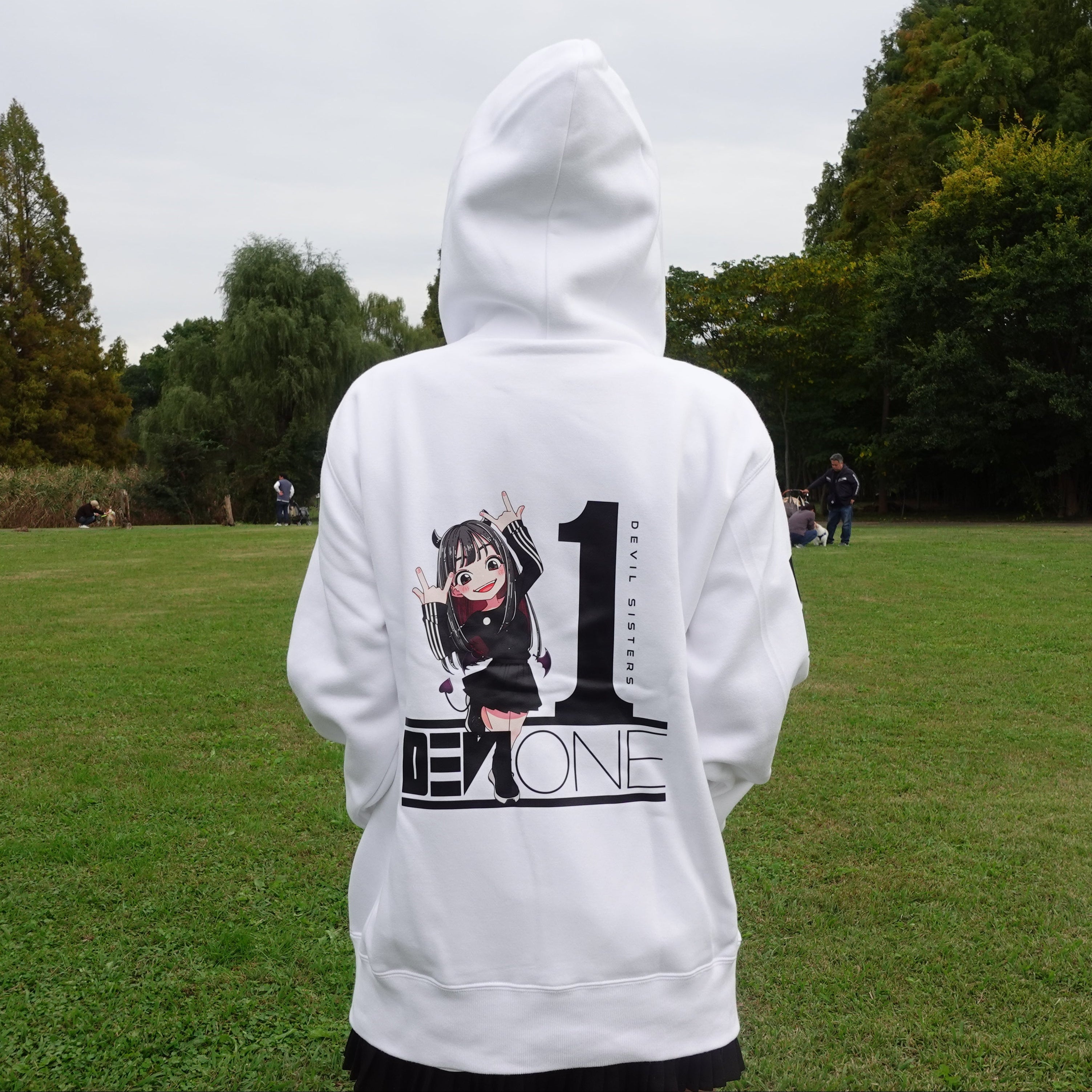 【限定100枚】DEVIONE パーカー（黒/白）