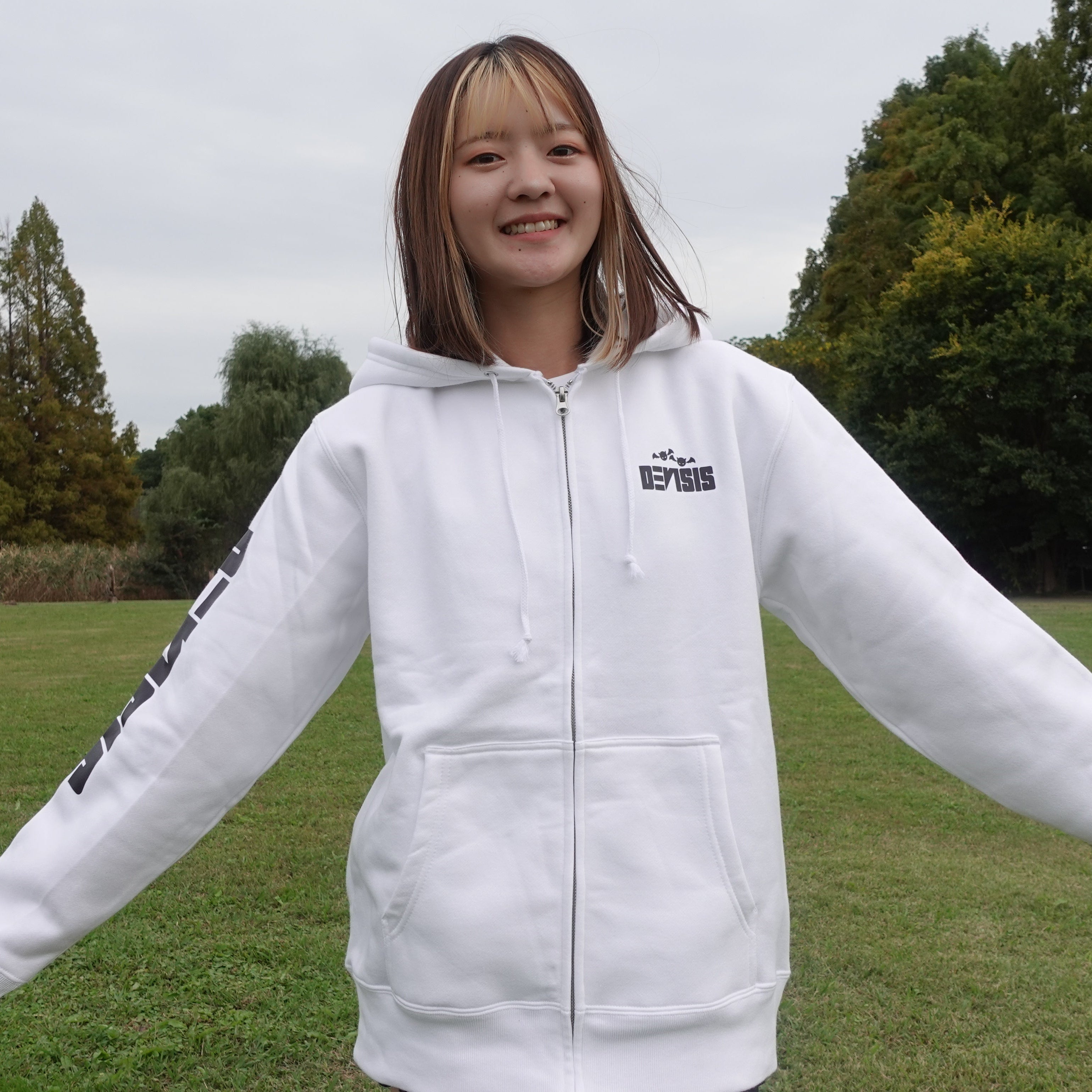 【限定100枚】DEVITWO パーカー（黒/白）